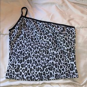 superdown one shoulder cropped shirt!